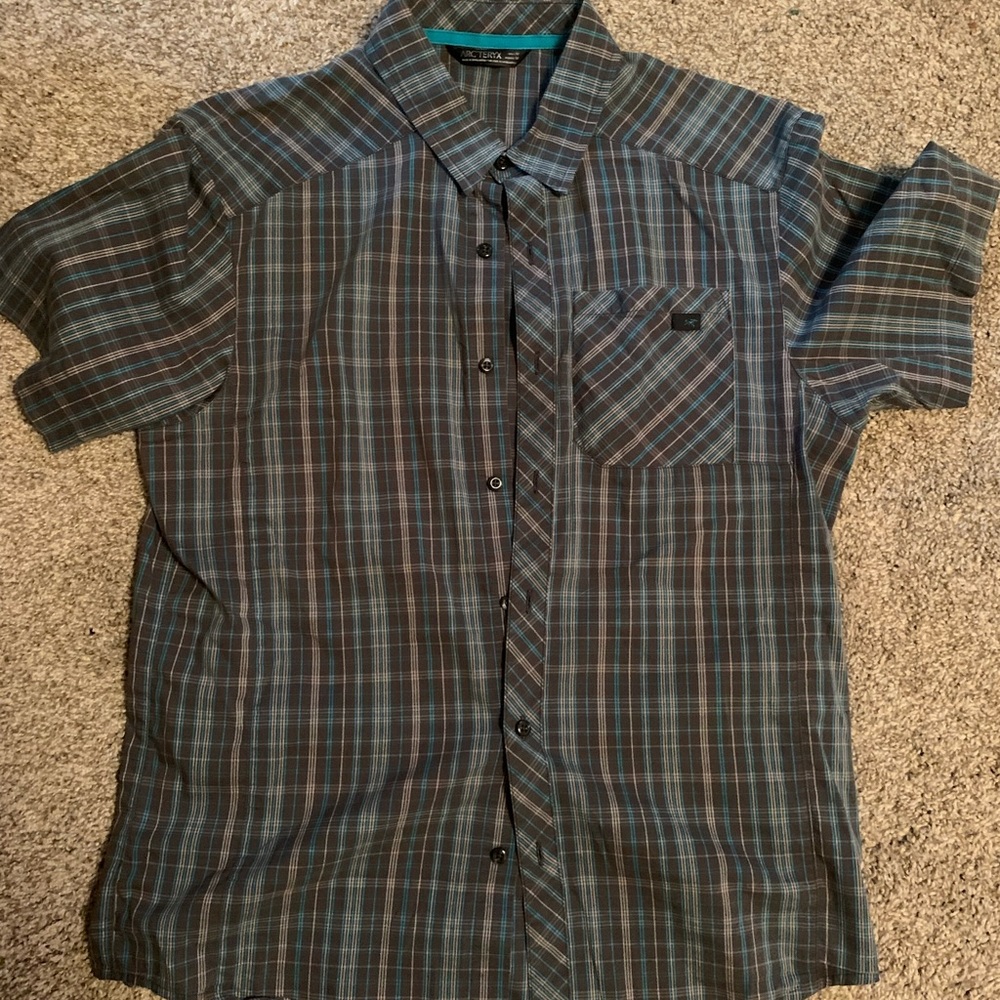 Arcteryx mens short sleeve button down shirt